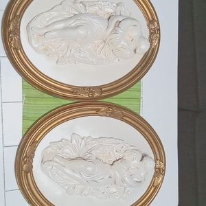 Vintage Roman lovers 3d oval wall plaque Art Craft Chalkware.